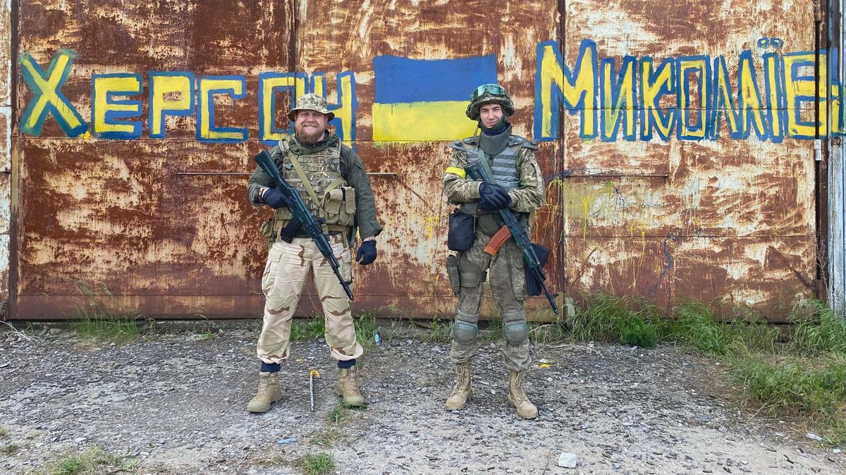 „Peníze už vojáky nelákají. Chtějí domů,“ říká ukrajinský velitel